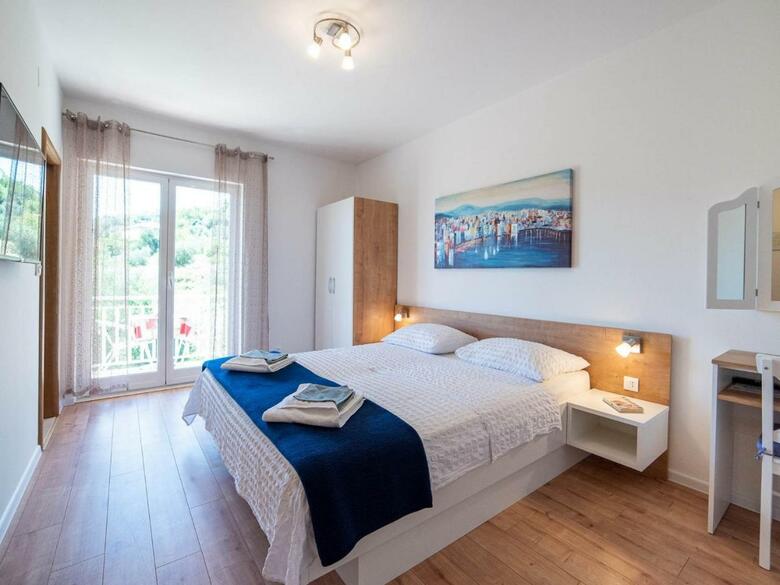 Apartments Njiric