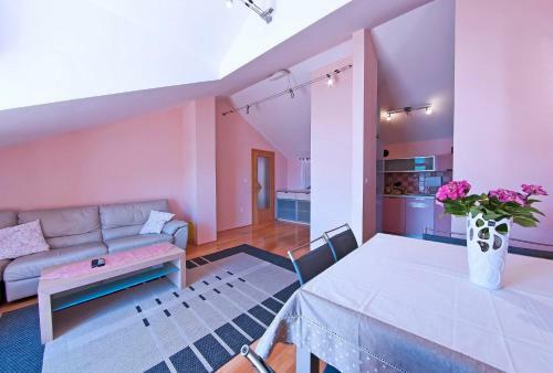 Apartamentos Villa Ana