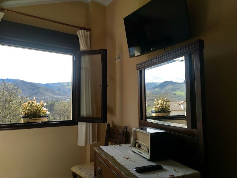 Hotel La Casona De Cardes