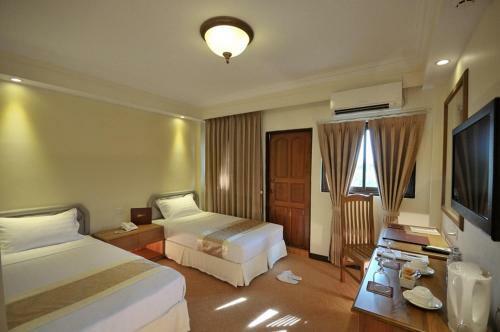 Royal Golden View Hotel