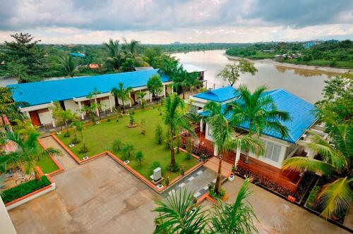 Royal Golden View Hotel