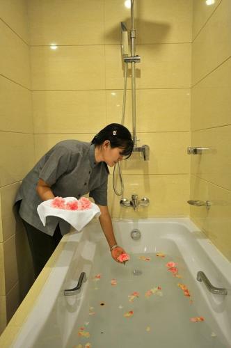 Royal Golden View Hotel