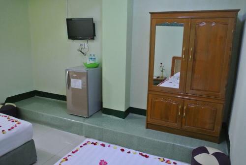 Daw Htay Hotel