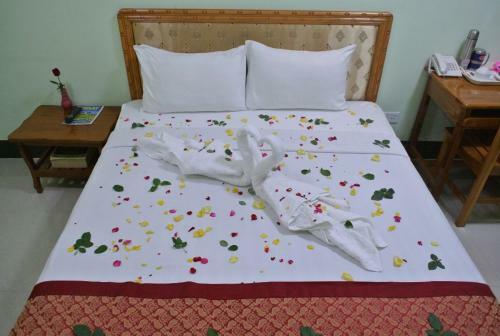 Daw Htay Hotel