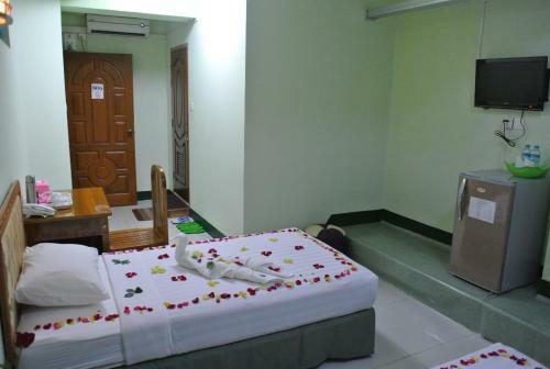 Daw Htay Hotel