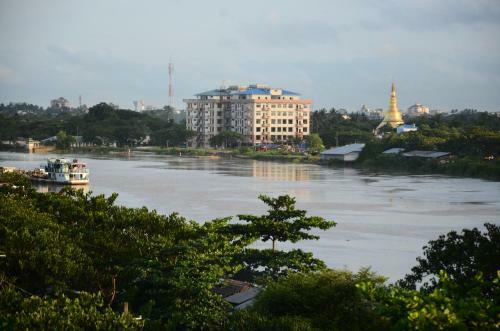 Great Glory Hotel