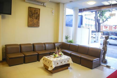 Pleasant View Hotel