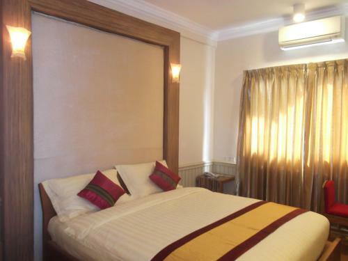 Hotel 63