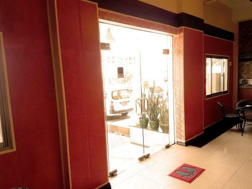 Hotel 63