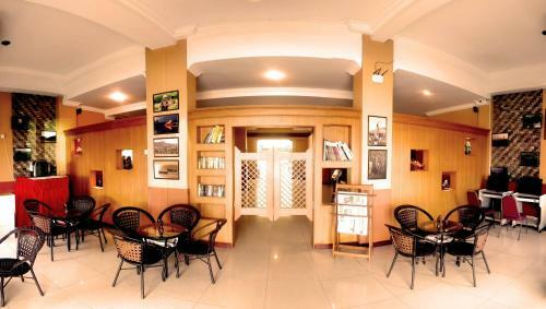 Hotel 63