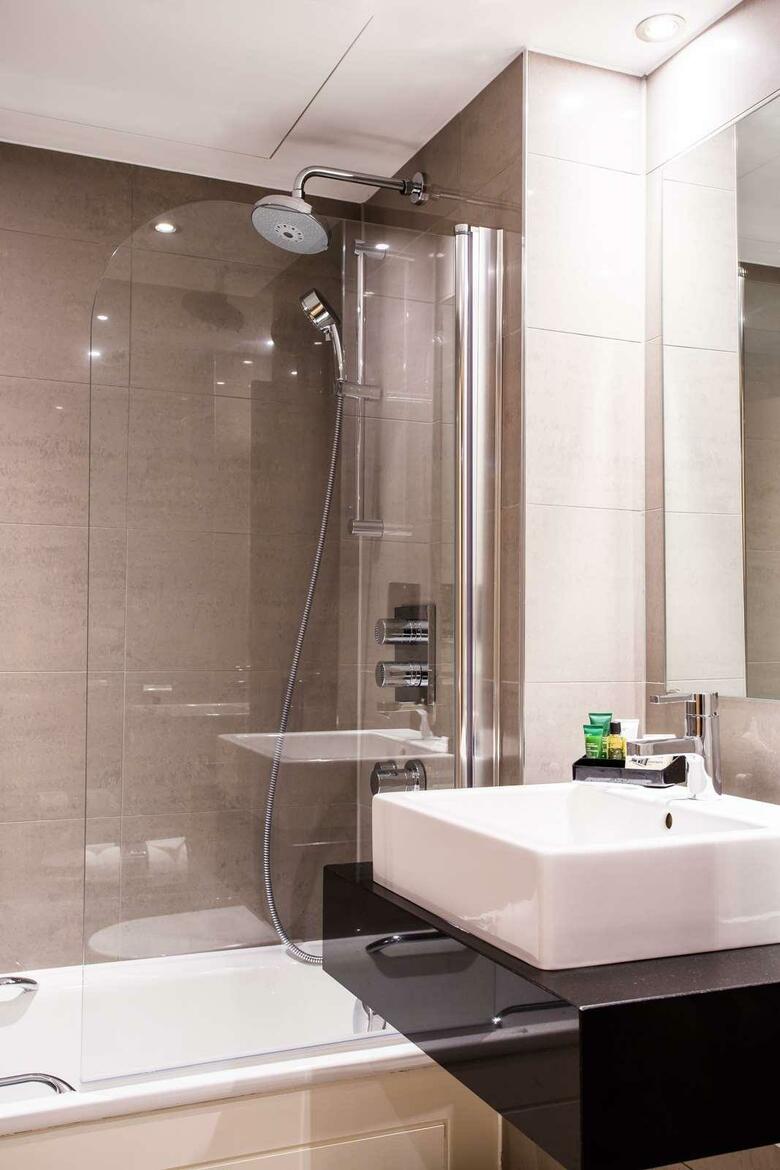 Courthouse Hotel London