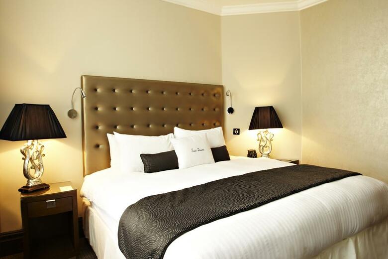Courthouse Hotel London