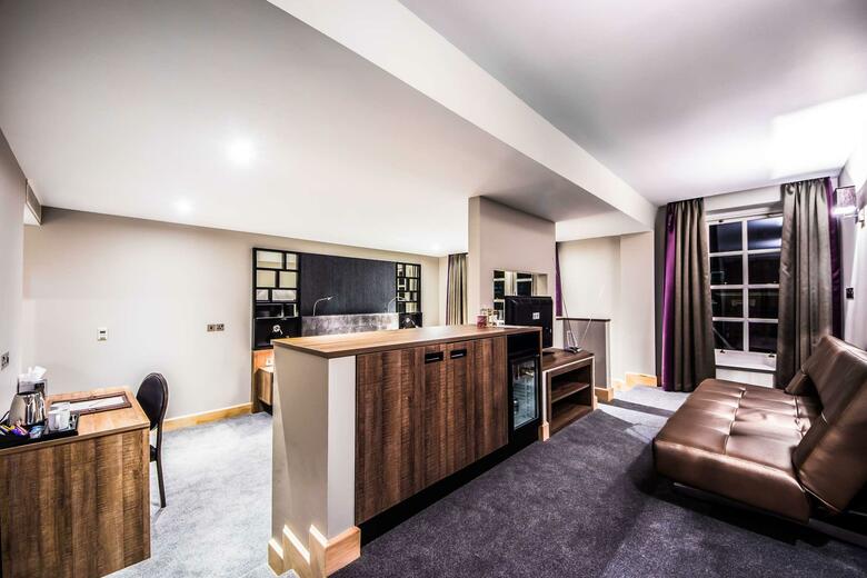 Courthouse Hotel London