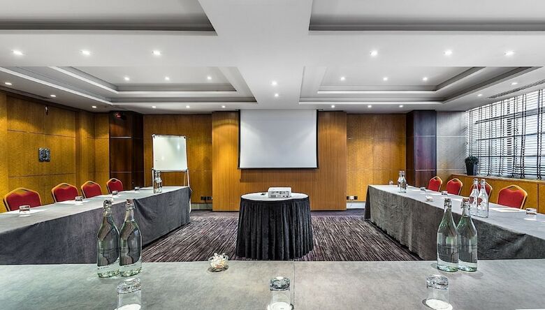 Courthouse Hotel London