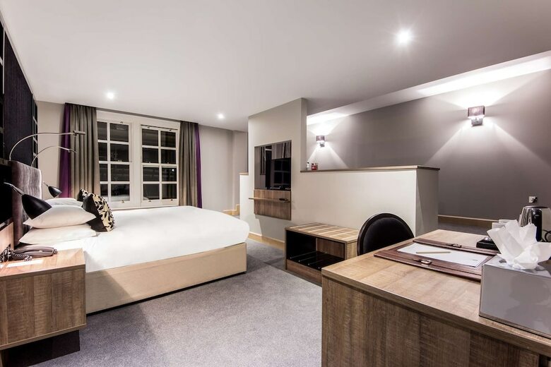 Courthouse Hotel London