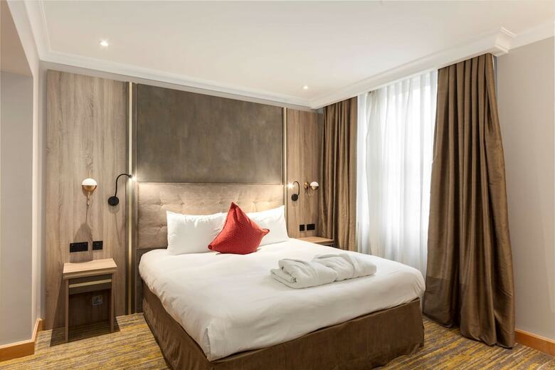 Courthouse Hotel London