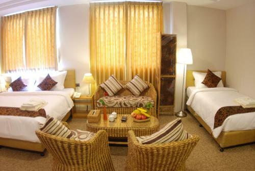 Holiday Hotel