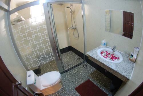 Holiday Hotel
