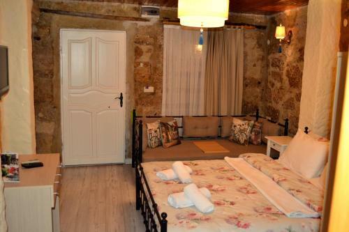 Hostal Imerek Tas Ev Hotel