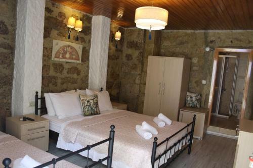 Hostal Imerek Tas Ev Hotel