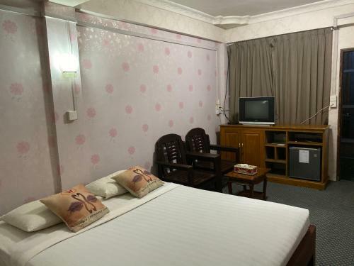 Yaewaddy Motel