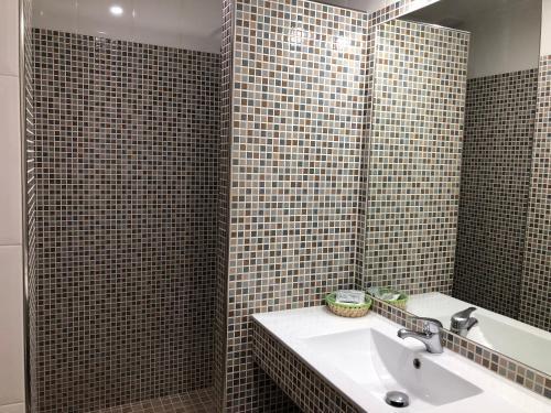 Hotel El Color�n