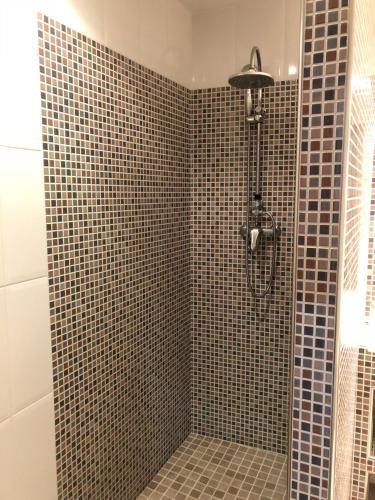 Hotel El Color�n