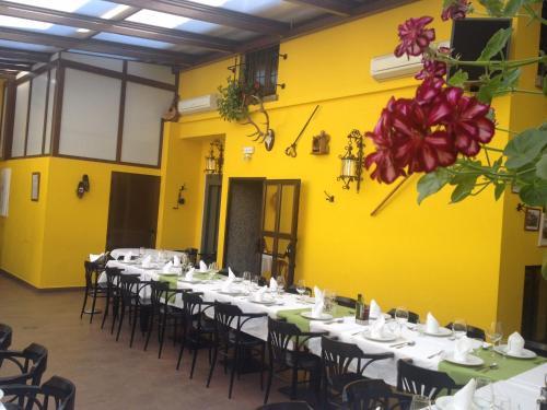 Hotel El Color�n