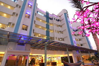Hotel Clownfish Resort