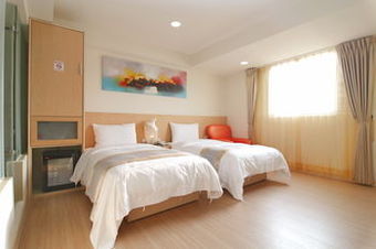 Hotel Clownfish Resort