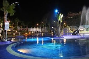 Hotel Clownfish Resort