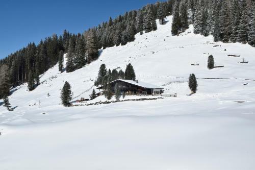 Posada Berggasthaus H�llensteinh�tte