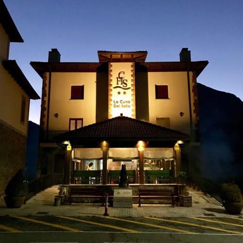 Hostal La Cuna Del Sella