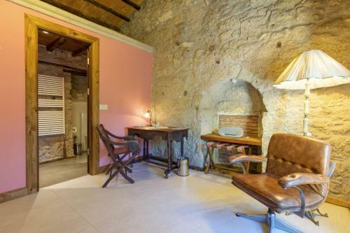 Hostal Sakin Ev Hotel
