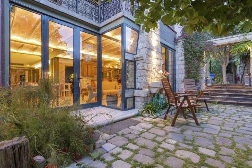 Hostal Sakin Ev Hotel