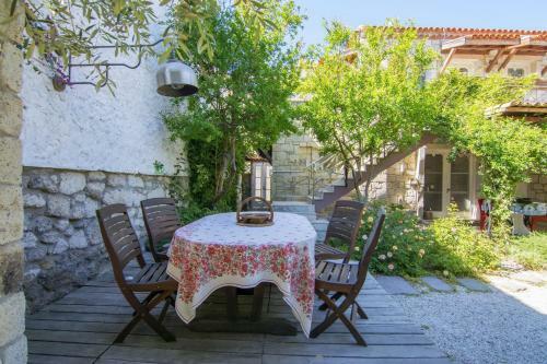 Hostal Sakin Ev Hotel