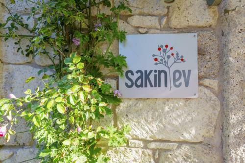 Hostal Sakin Ev Hotel