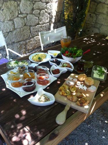 Hostal Sakin Ev Hotel