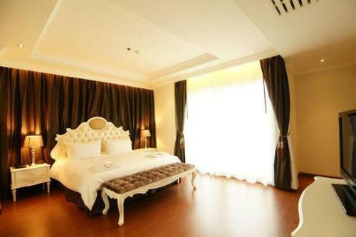 Hotel Miracle Suite