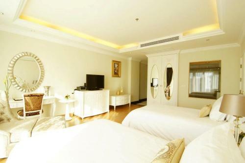 Hotel Miracle Suite