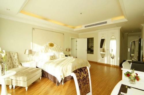 Hotel Miracle Suite