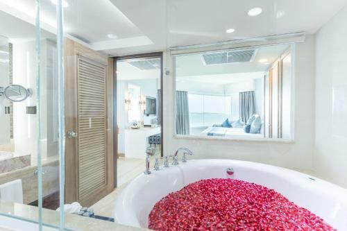 Royal Cliff Hotels Group