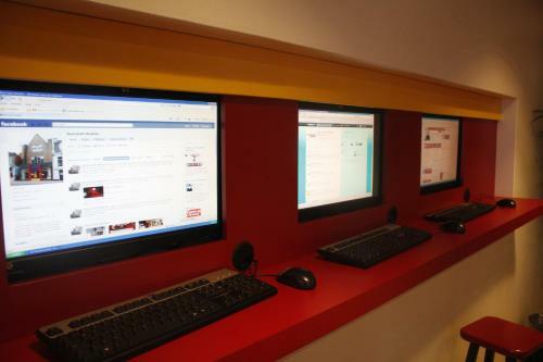 Bud Gett Hostels