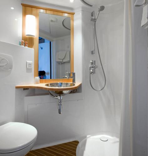 Bud Gett Hostels