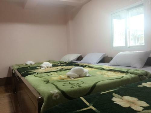 Everest Hotel
