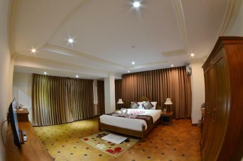 Golden Butterfly Hotel