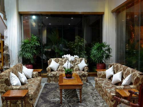 Golden Butterfly Hotel