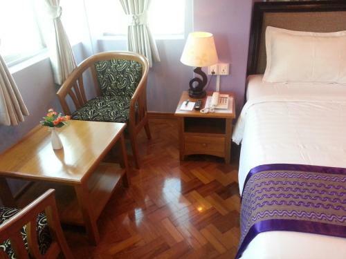 Grand Laurel Hotel