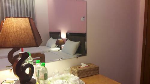 Grand Laurel Hotel