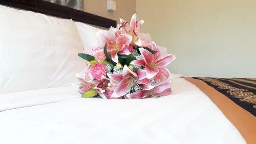 Grand Laurel Hotel